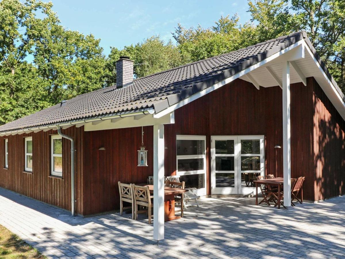 6 Person Holiday Home In Hadsund Odde Rom bilde
